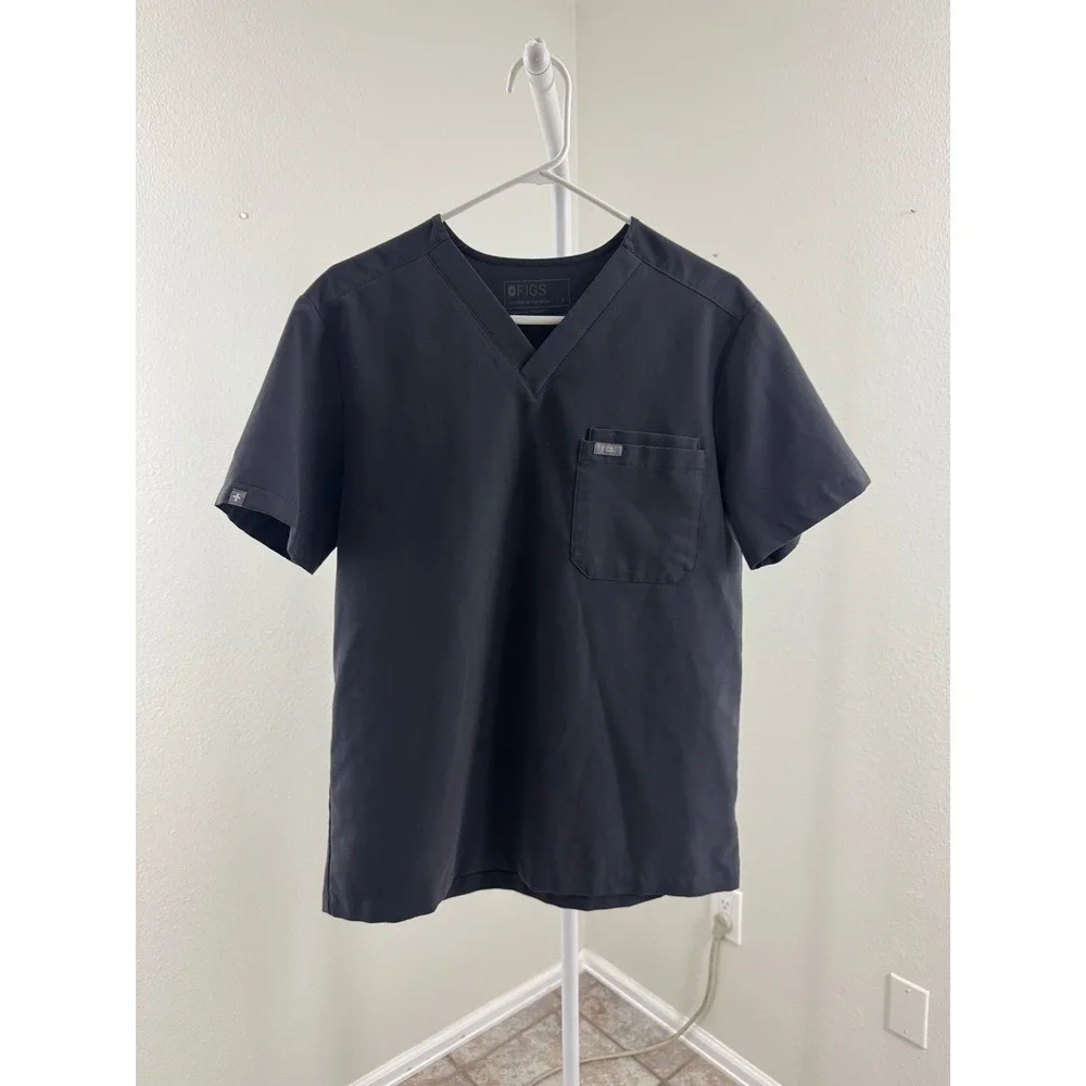 Figs Leon Three-Pocket Scrub Top Mens‎ Small Gray V-Neck Technical Collection